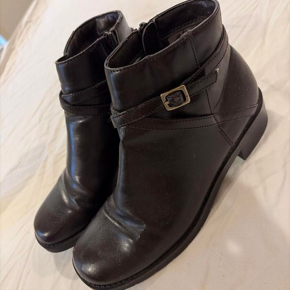 Predictions Women's Brown and Burgundy Boots